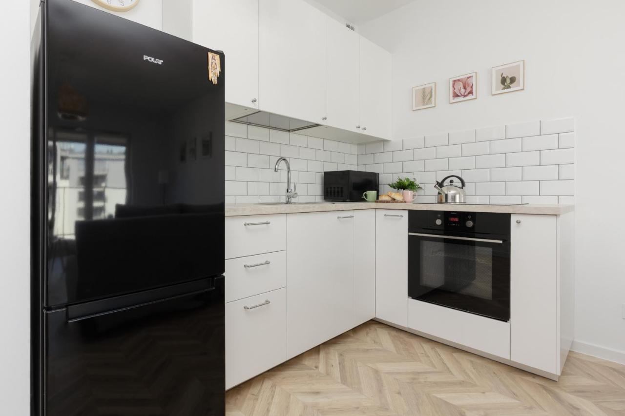Ursus Sunny Studio For 4 Guests With Parking & Balcony By Noclegi Renters Warschau Exterior foto