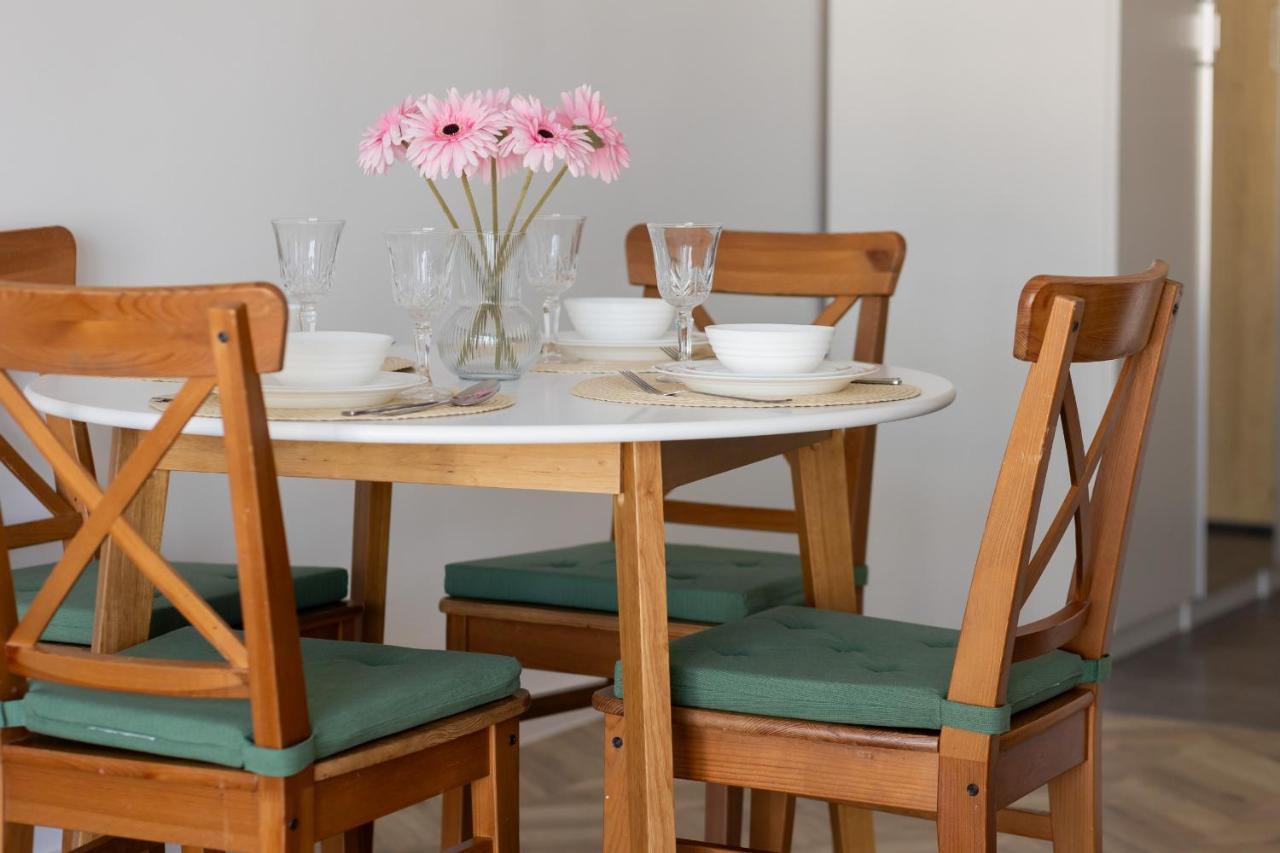 Ursus Sunny Studio For 4 Guests With Parking & Balcony By Noclegi Renters Warschau Exterior foto